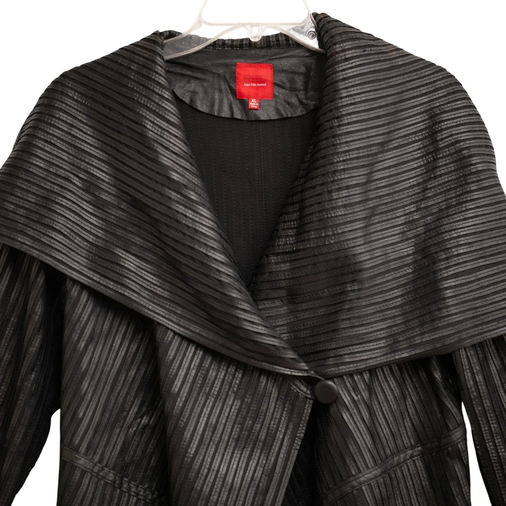 Red Saks Fifth Avenue sophisticated black